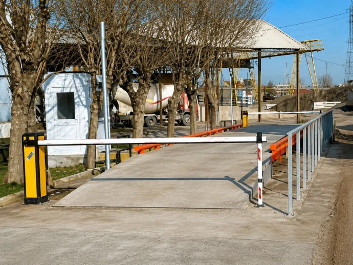 Bidirectional mechanical arm traffic barrier for weighbridge automation, Kenya