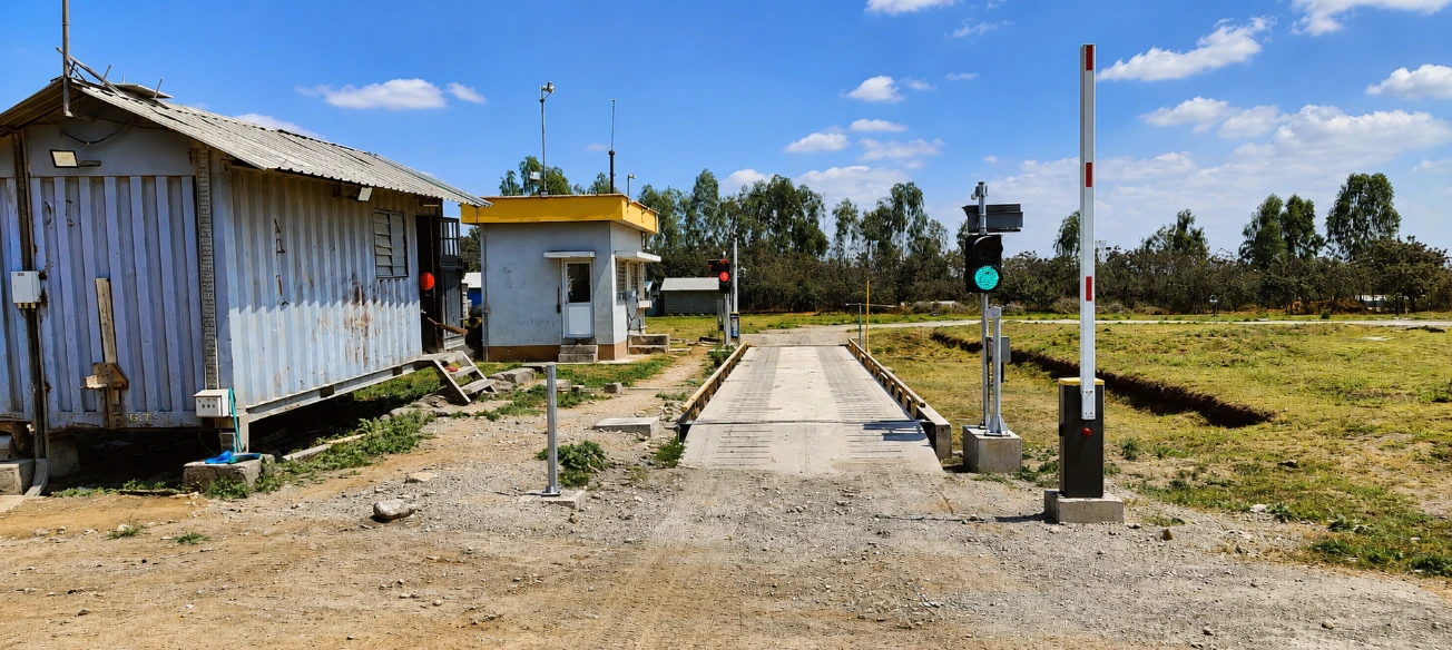 Savannah Cement Weighbridge Automation – Commissioned System in Live Operation Truck processed through automated weighbridge boom barrier sequence, Kenya