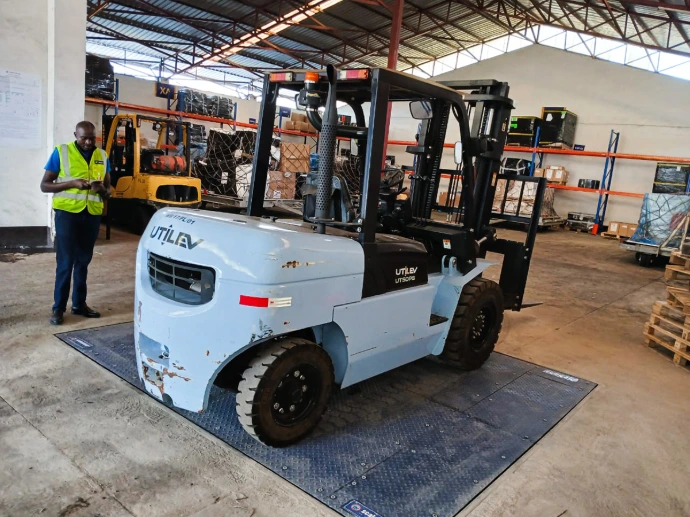 Industrial 10 ton floor weighing scale installed at RwandAir Kigali