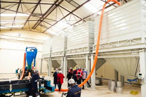 Precision weighing system for monitoring maize stored in industrial silos.